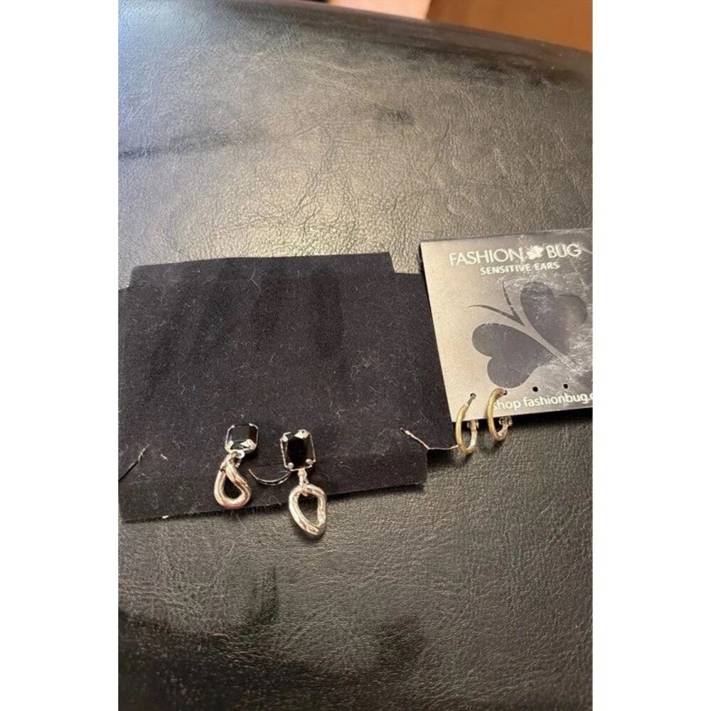 Two piece earring bundle lot
